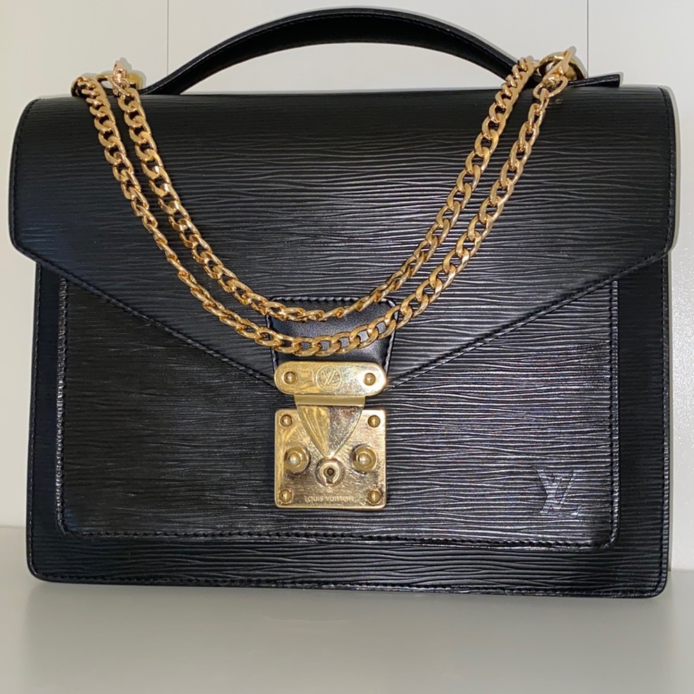 **Damaged** Louis Vuitton Black Epi Leather Shoulder Bag with Gold Hardware